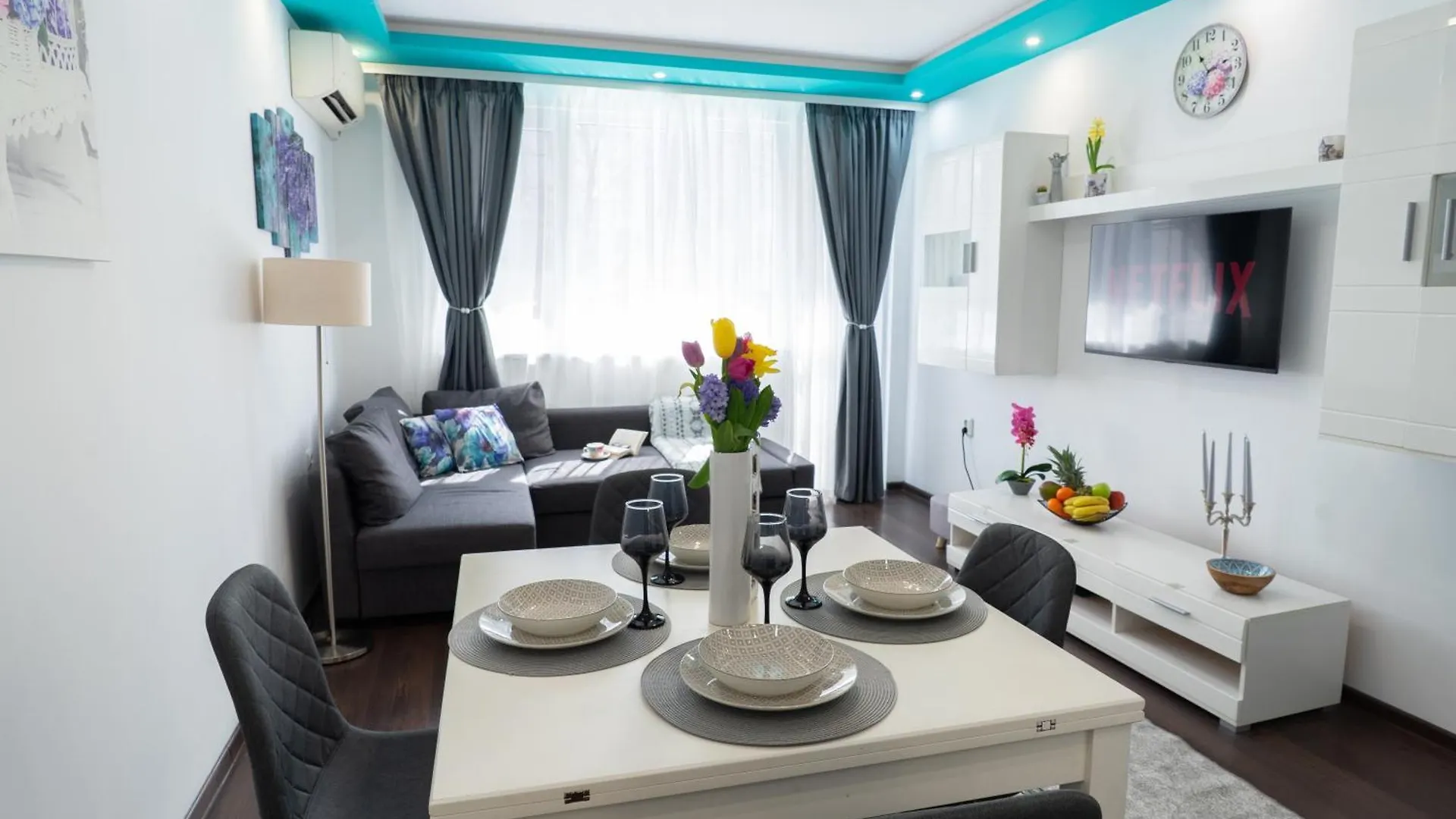 Luxury 2 Bedroom Apartment In Central فارنا 0*,