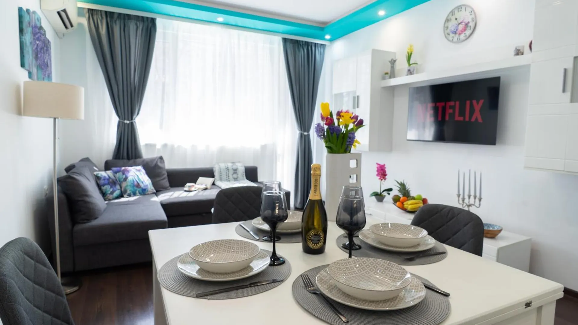 Luxury 2 Bedroom Apartment In Central فارنا