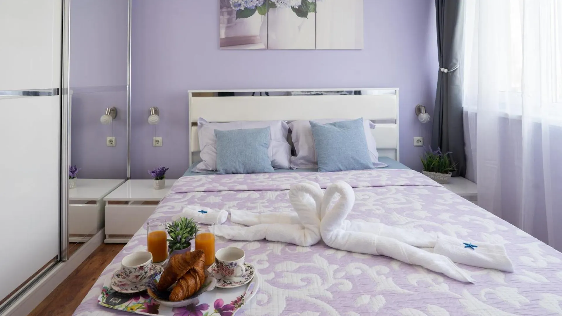 Luxury 2 Bedroom Apartment In Central فارنا