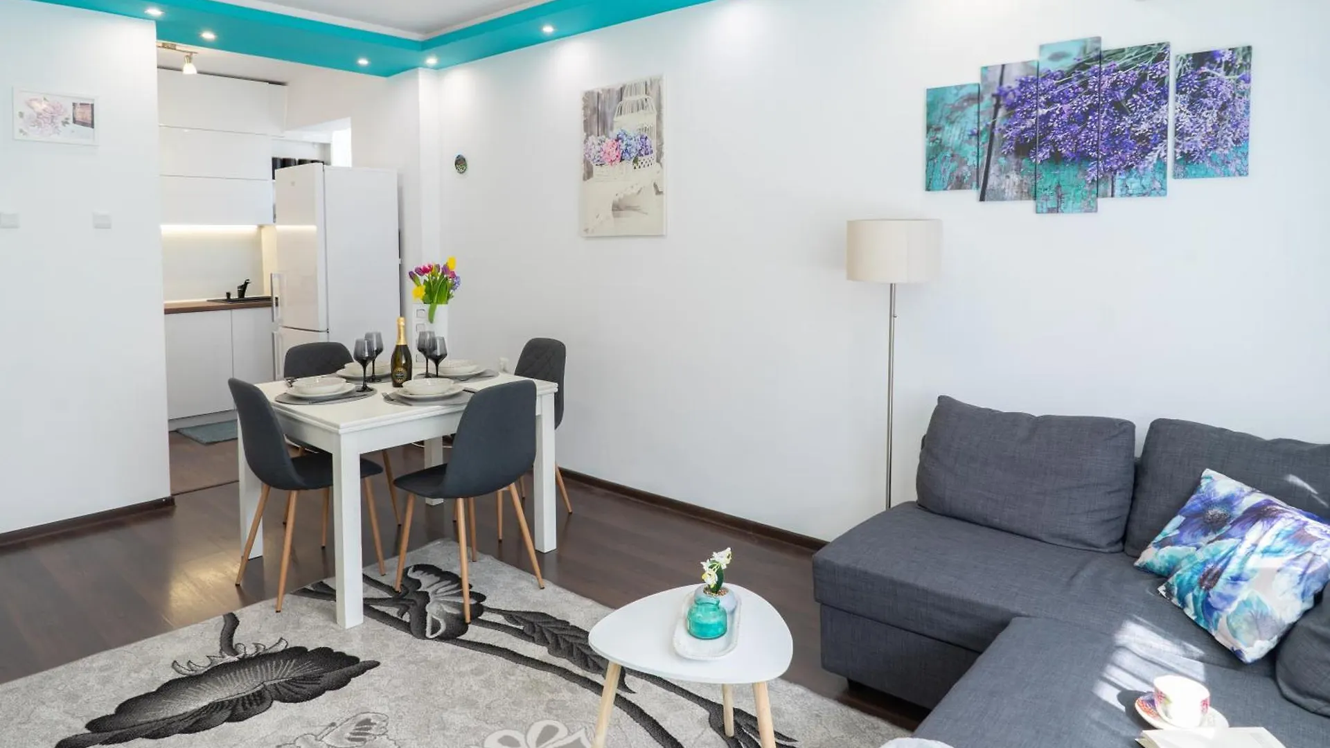 Luxury 2 Bedroom Apartment In Central فارنا