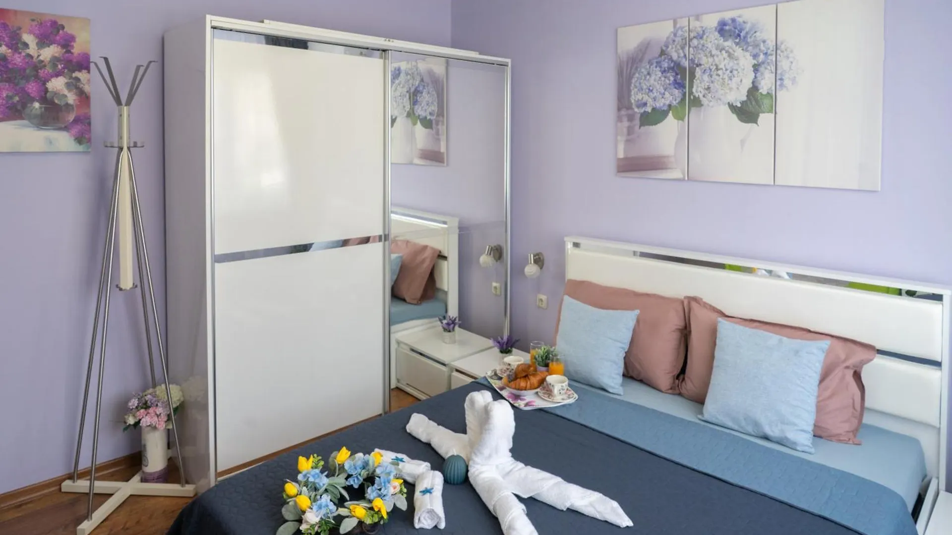 Luxury 2 Bedroom Apartment In Central فارنا