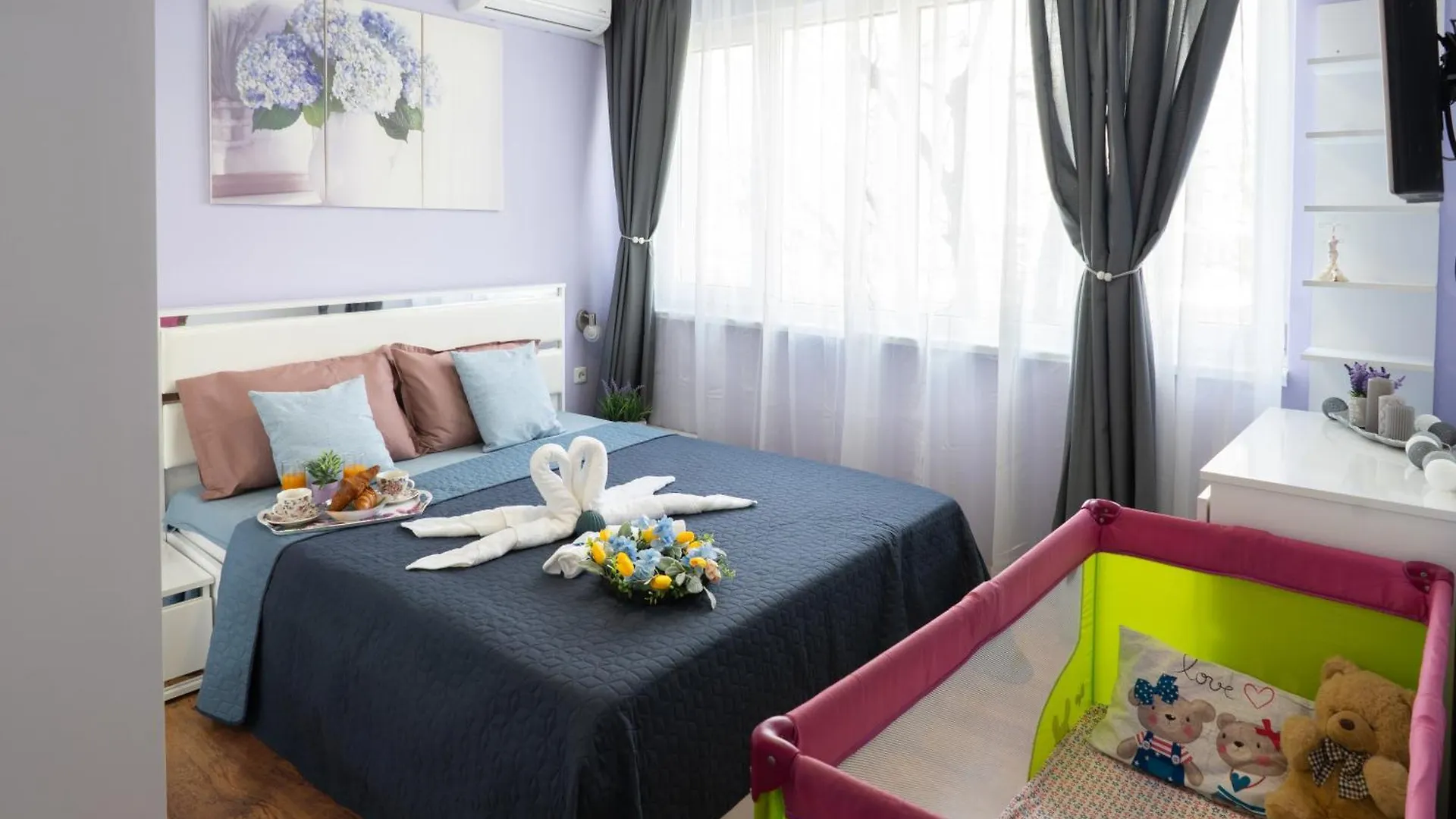 Luxury 2 Bedroom Apartment In Central فارنا