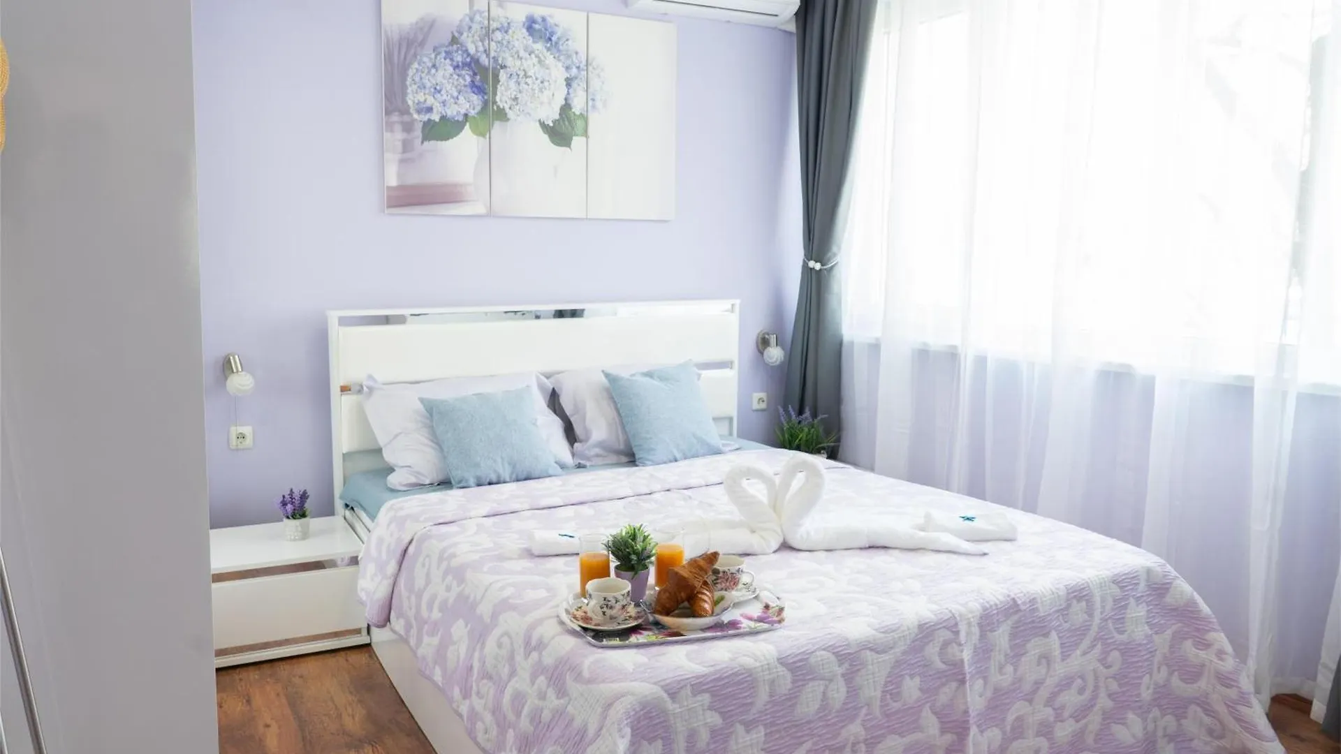 Luxury 2 Bedroom Apartment In Central فارنا